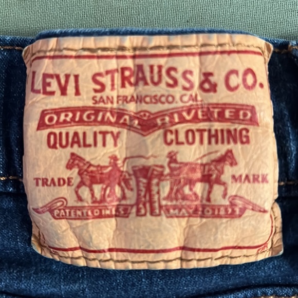 Levi’s 512 Perfectly slimming Jeans.   #1593 - Picture 8 of 9